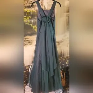 Jordan | Dresses | Jordan 56 Emerald Green Iridescent Shiny Formal Gown  Wedding Dance Prom Dress | Poshmark